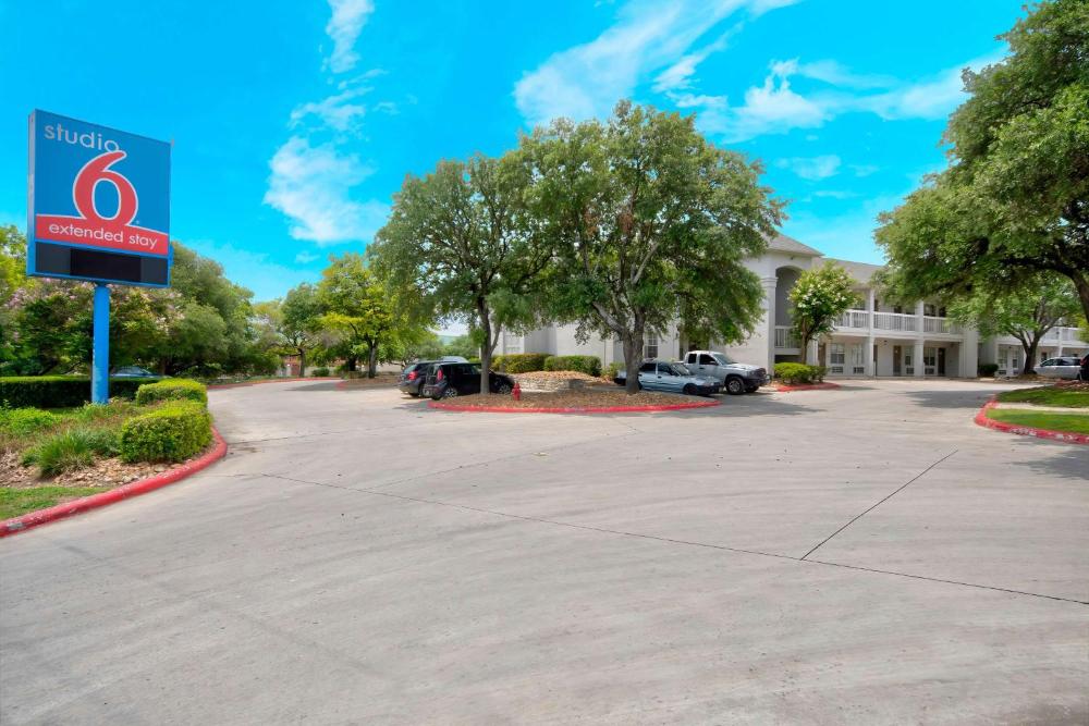 Studio 6 Extended Stay - San Antonio, TX - Six Flags
